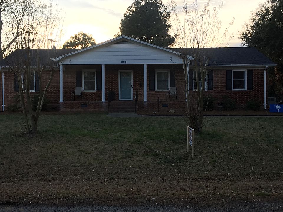 1st image of 202 Palmetto Dr