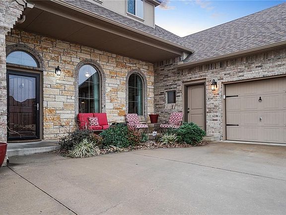 4th image of 1004 Preston Park Dr