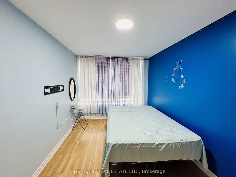 540 Ouellette Ave #5F — Photo 9