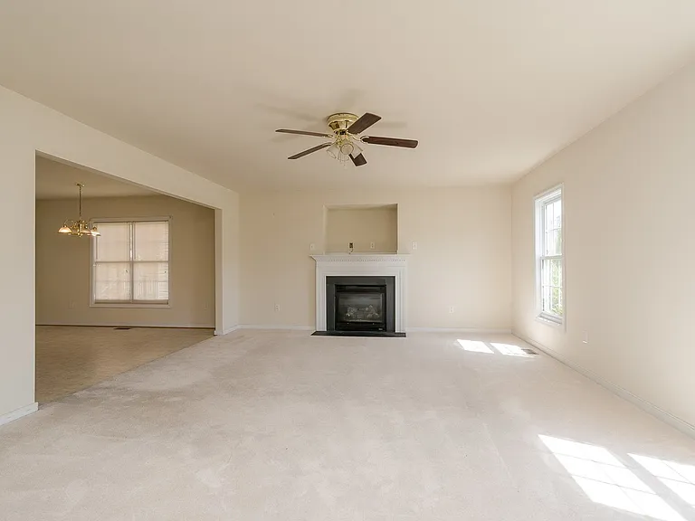2916 Greenway Ave — Photo 6