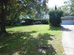 1908 Circle Dr S, Clinton, IA 52732