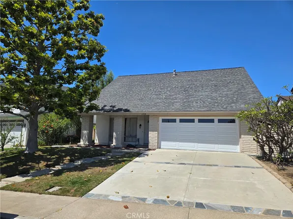 25491 McIntyre St, Laguna Hills, CA 92653