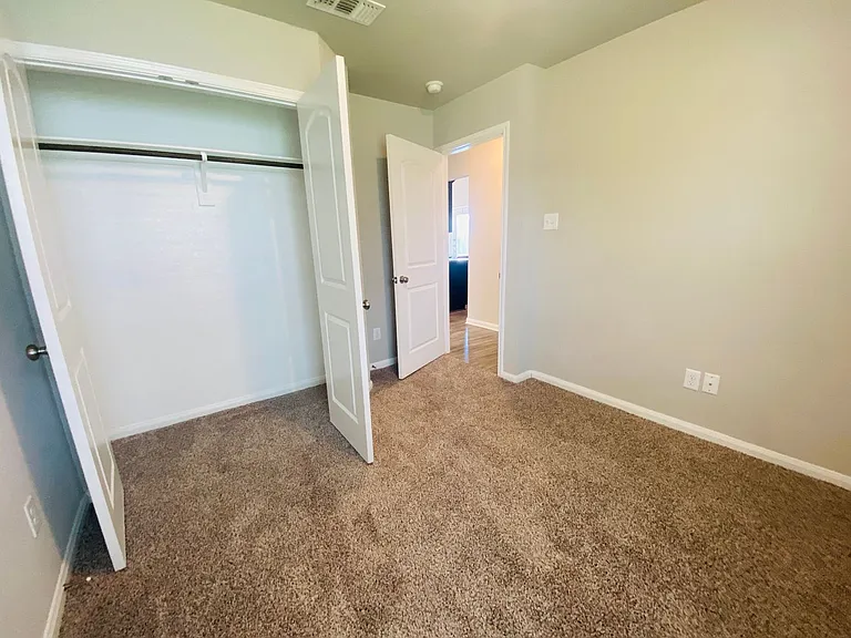 1907 Delano Dr — Photo 11