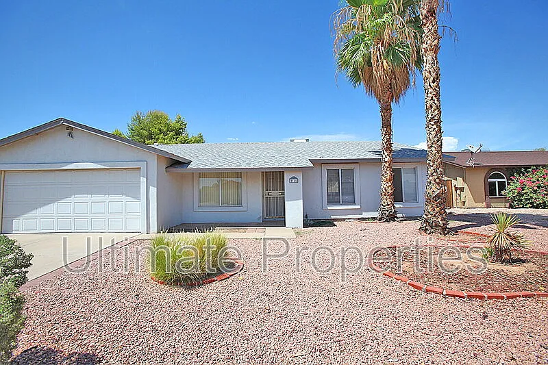 3 bed, 2.0 bath, 1480 sqft, $1,895 — Photo 2