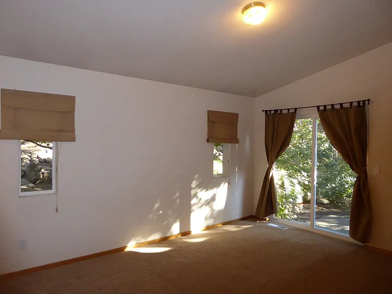 1496 NW Portland Ave — Photo 20