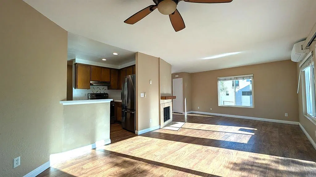 2 bed, 1.5 bath, 1016 sqft, $3,850 — Photo 3