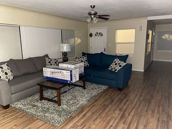 4th image of 200 North Blvd W