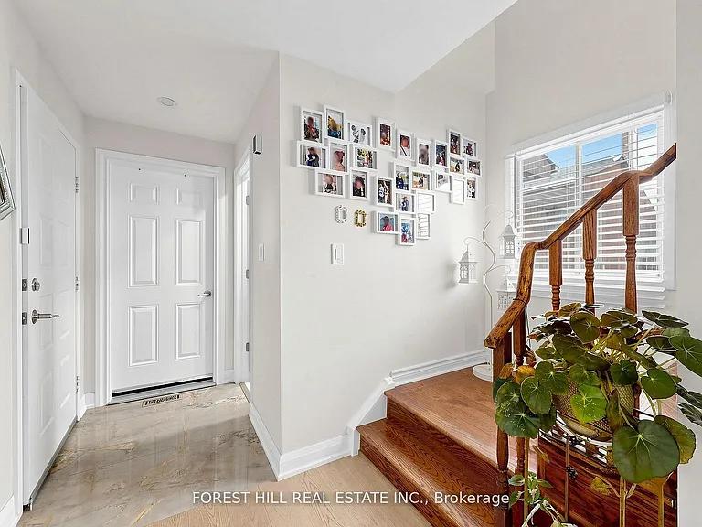 44 Lund St N #MAIN SECOND — Photo 14