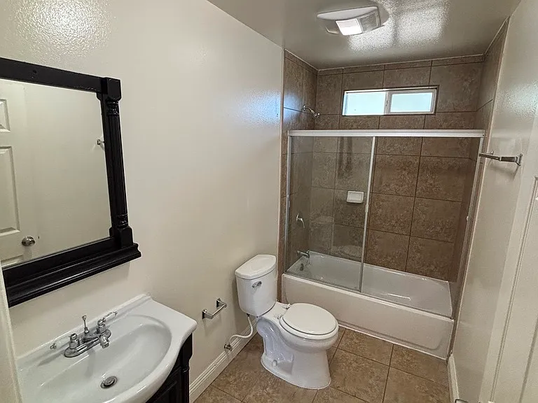 754 E 88th Pl — Photo 15