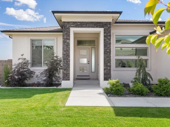 7417 W 23rd Ave, Kennewick, WA 99338