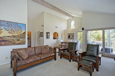 3rd image of 515 Crane Blvd