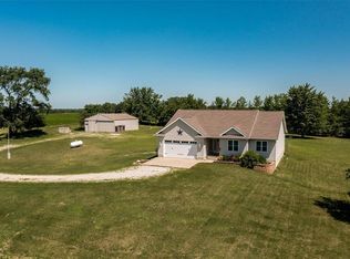 2759 325th St, Walker, IA 52352