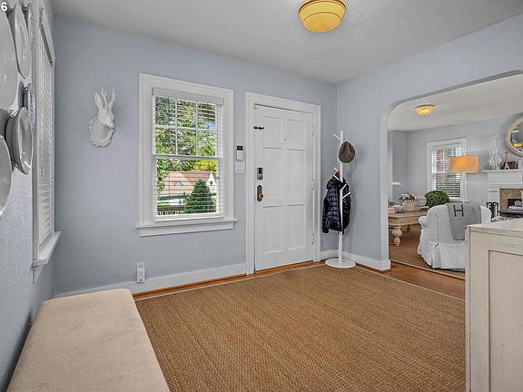 5th image of 2798 SW Old Orchard Rd