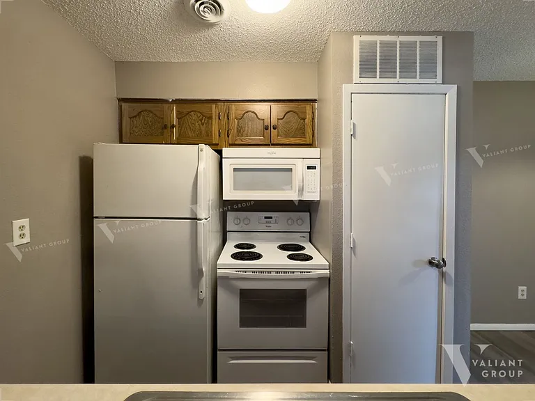2153 E Cherry St — Photo 10