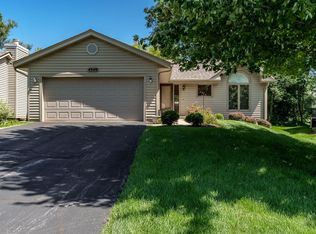 4349 Towhee Trl, Loves Park, IL 61111