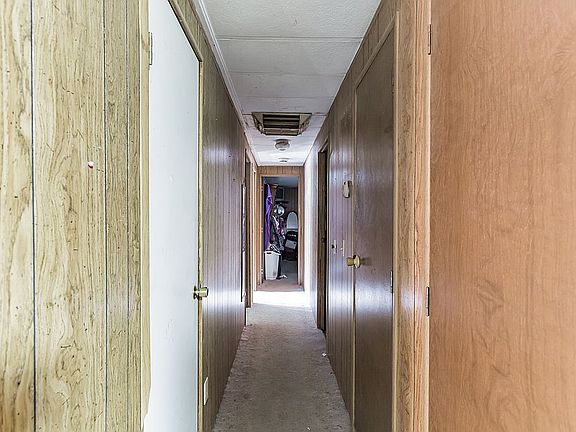 3rd image of 12154 Thelma Ln