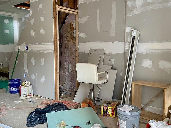 4th image of 4138 Orchard St