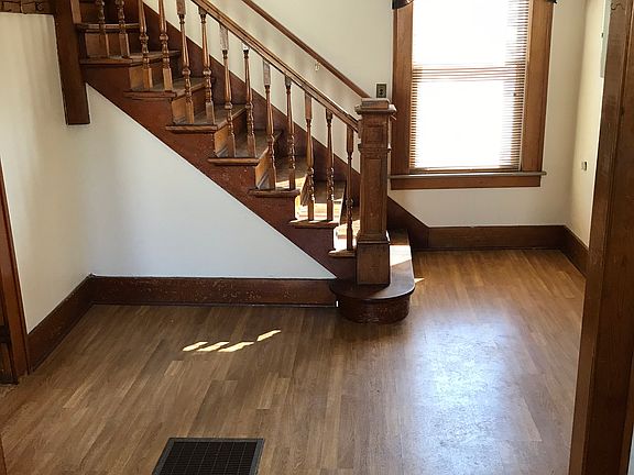 4th image of 19 Broad Ln