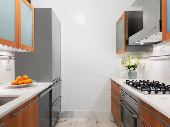 25 Columbus Circle image 6 of 8