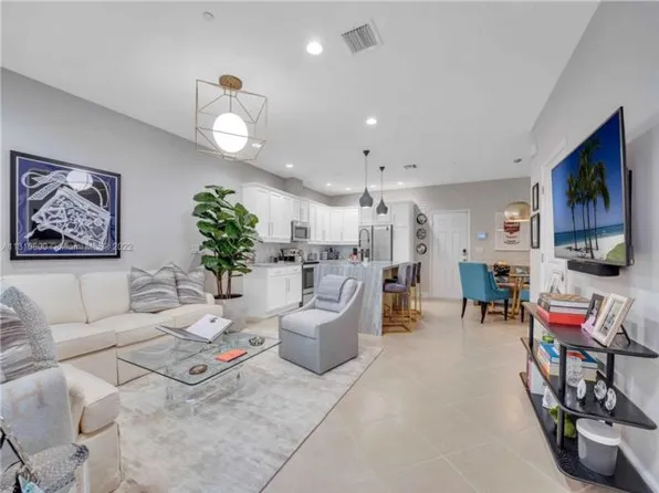 2957 Saint Thomas Dr, Cooper City, FL 33024