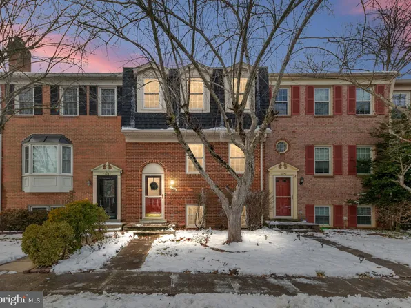 12242 Cinnamon St, Woodbridge, VA 22192