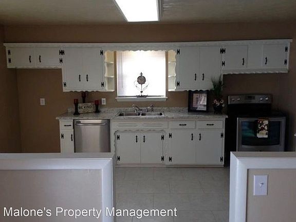 3rd image of 3020 SE 21st St