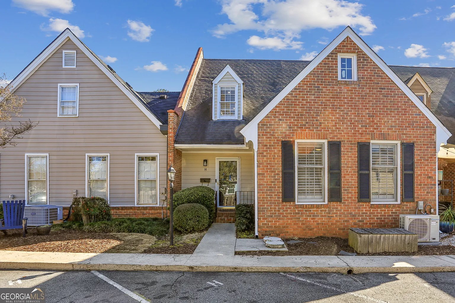 218 Forkner Dr photo 1