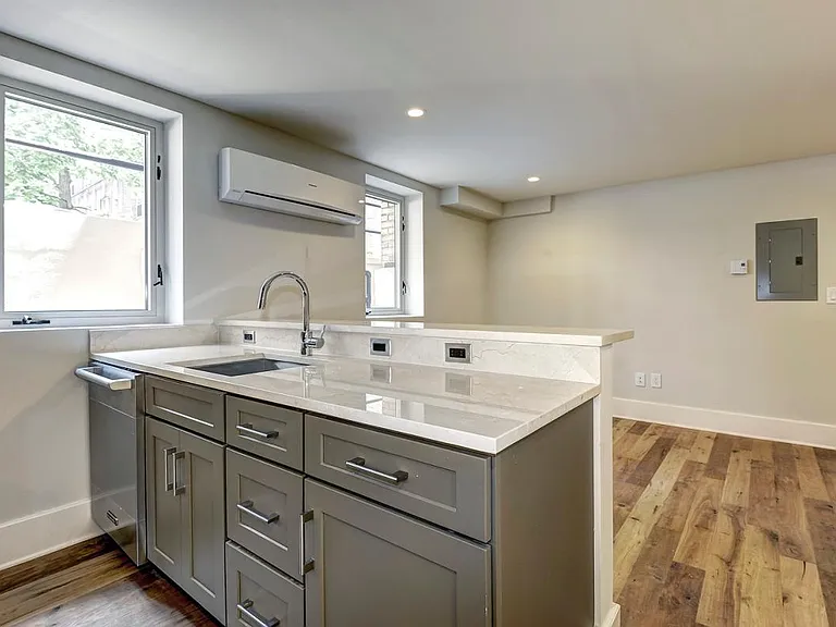 1910 Kalorama Rd NW #3 — Photo 4