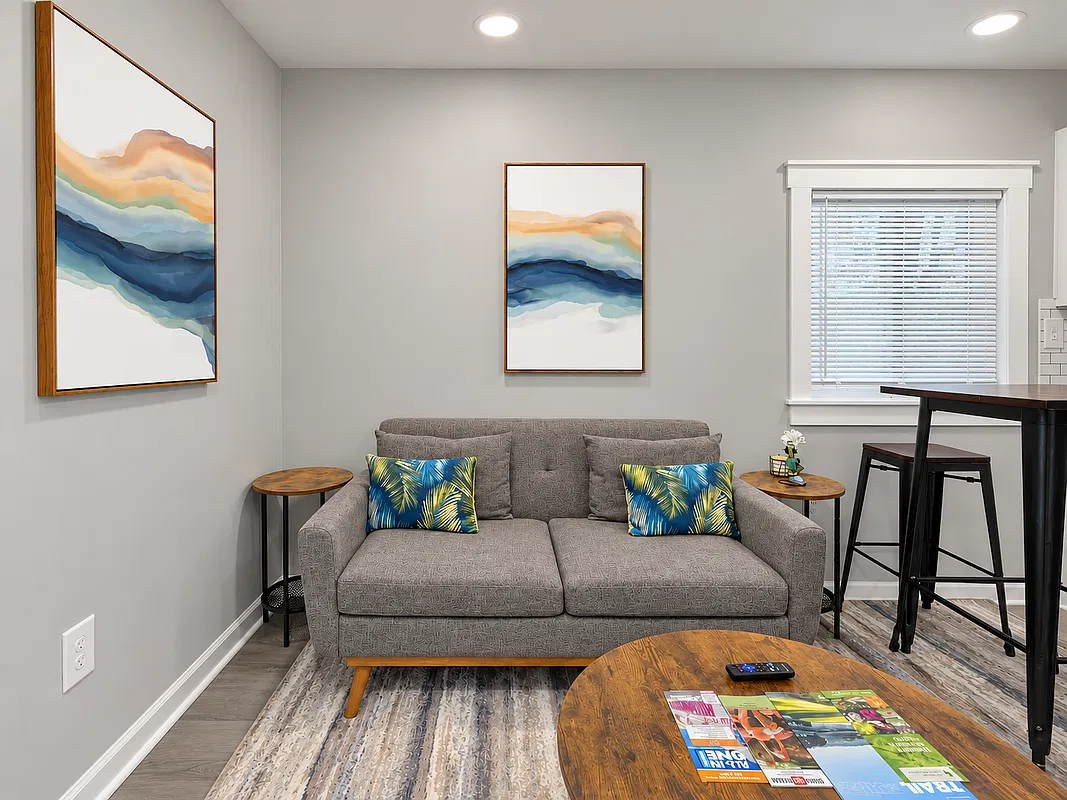 1 bed, 1.0 bath, 800 sqft, $1,300 — Photo 1