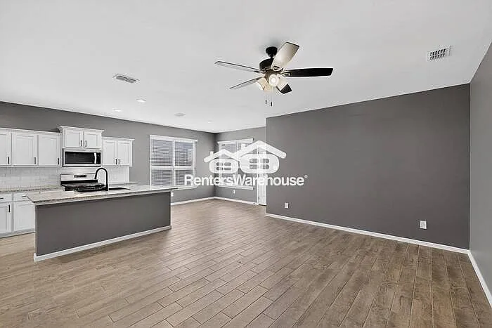 8517 Centerboard Ln — Photo 18