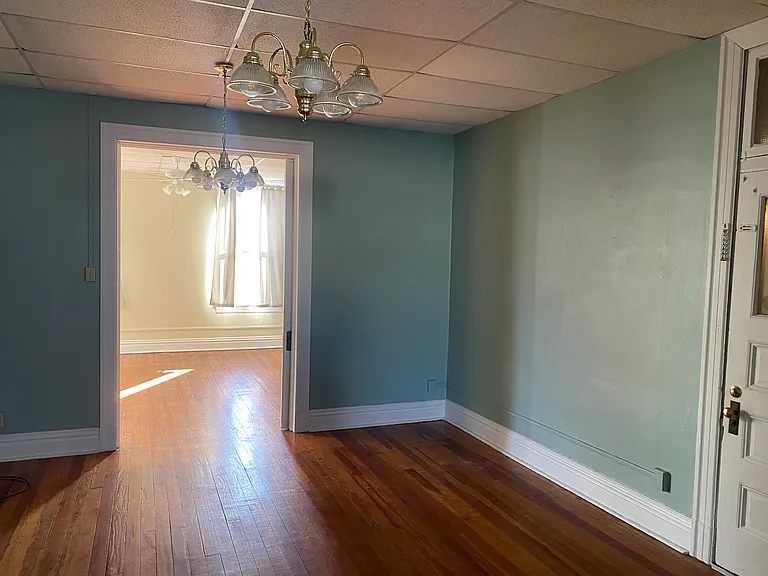 109 S Main St — Photo 13