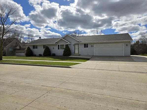 1932 Pleasant STREET, Manitowoc, WI 54220