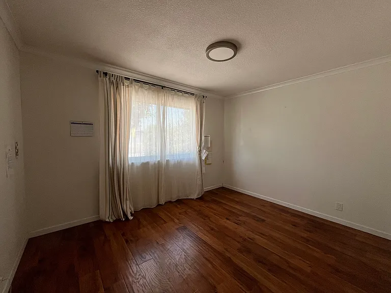 2090 Morrill Ave — Photo 16