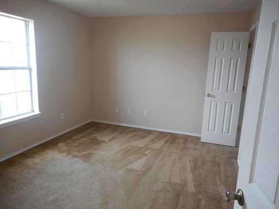 4th image of 1332 Guadalupe Cir