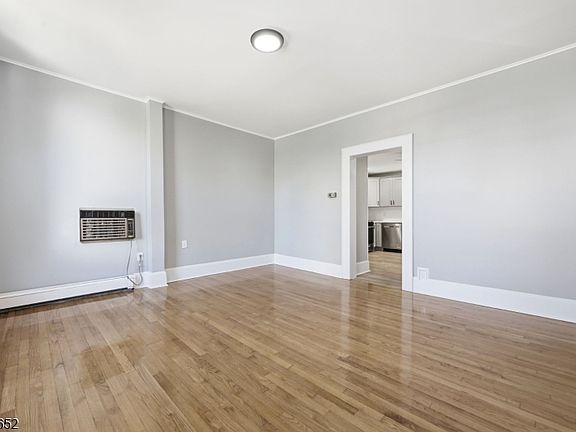 5th image of 508 2nd St Floor 2