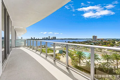 220 Lake Shore Dr Photo 1