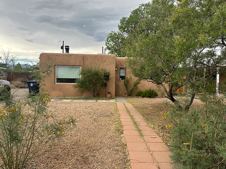 2424 Alvarado Dr NE — Photo 11
