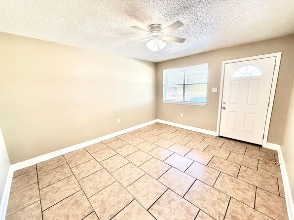 5277 Choctaw Rd APT 1-5, Brusly, LA 70719