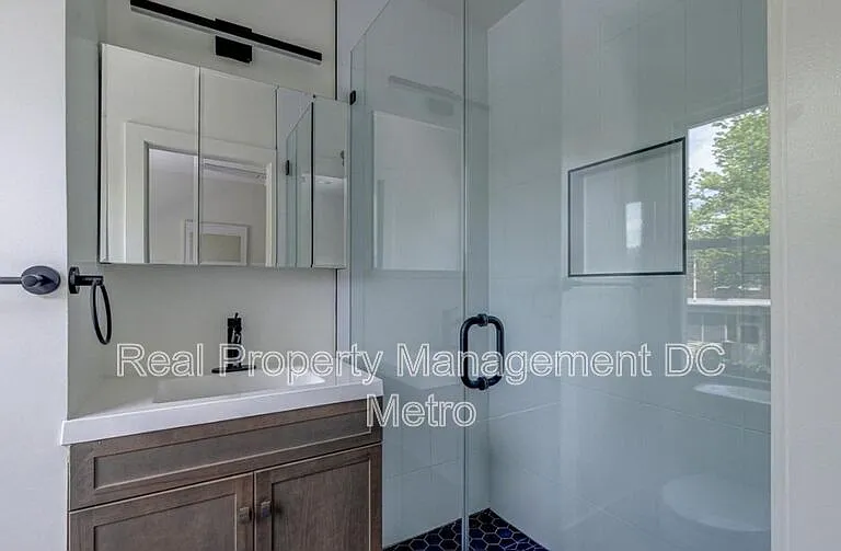 1711 Lang Pl NE — Photo 21