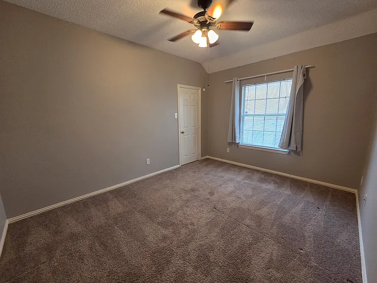 1344 Wentworth Dr — Photo 10