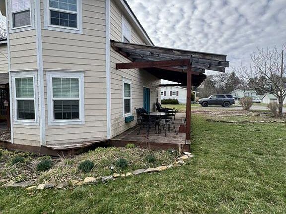 3rd image of 17 Hannah Run Rd