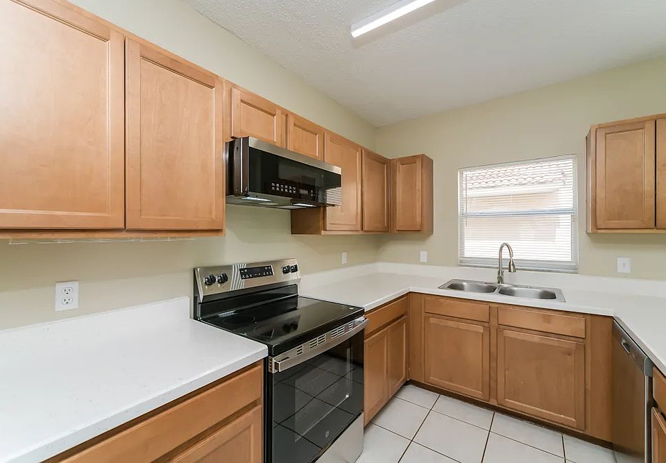 1st image of 2346 Cordova Ct
