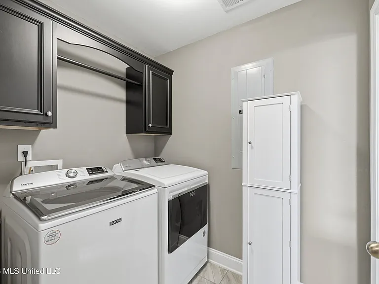 5353 Keating Dr — Photo 20