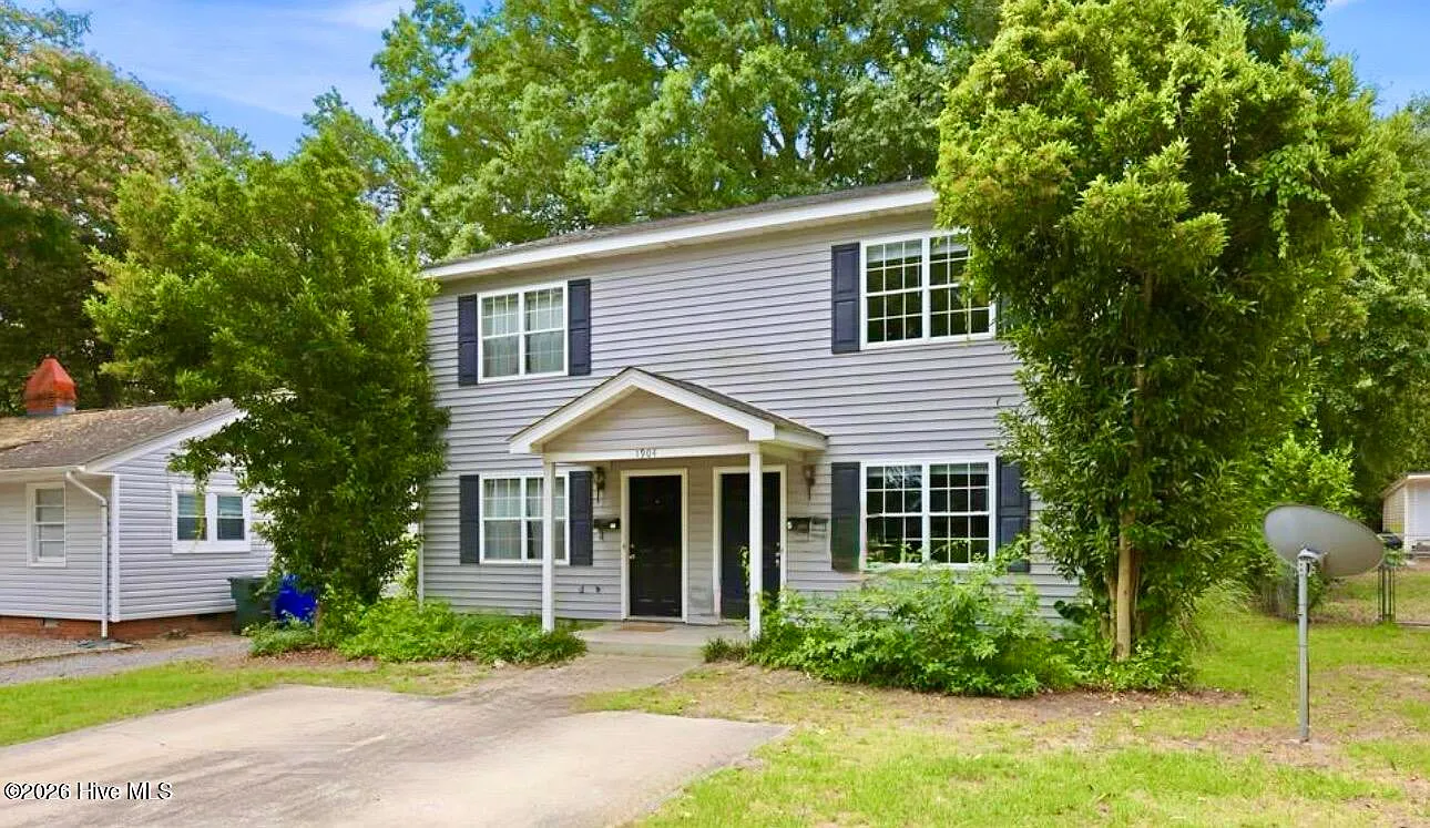 2 bed, 2.5 bath, $1,200 — Photo 2