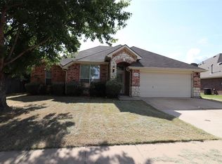 5204 Prairie Ln, Grand Prairie, TX 75052