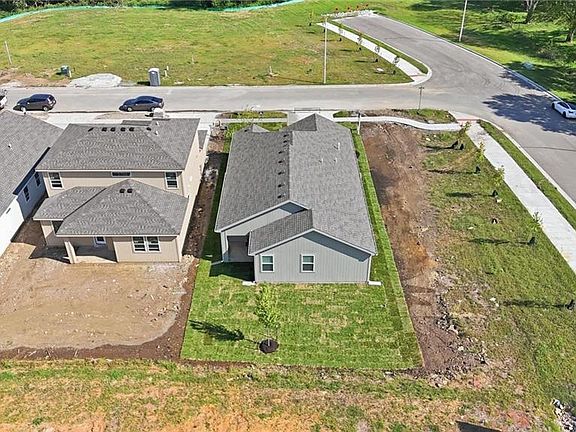 5th image of 1301 Saddle Ct