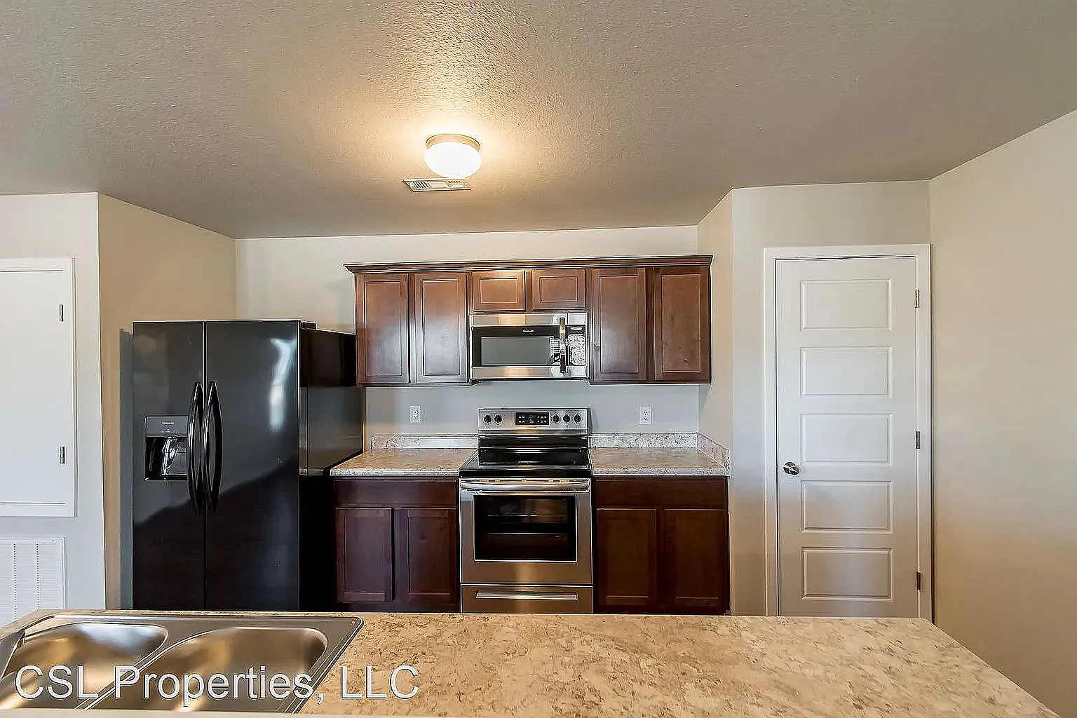 Lin Rental 211 — Photo 4