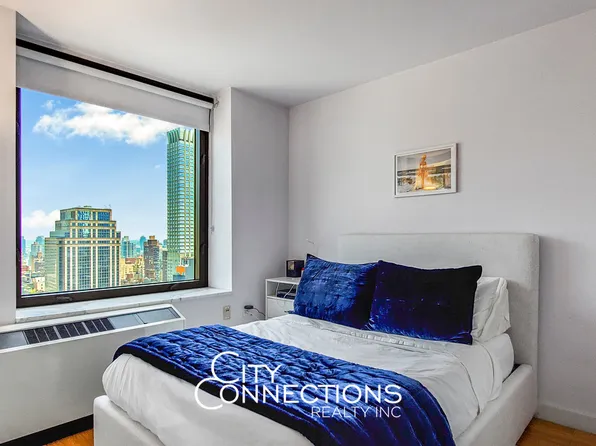 100 West 39th Street image 3 of 27