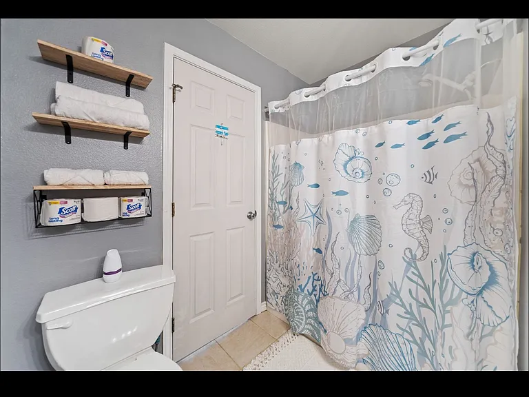 813 Oriole St — Photo 20