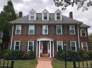 512 Townsend Ave APT 1R, East Haven, CT 06512